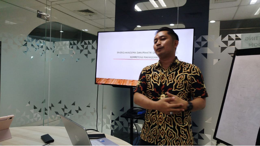 FISIP UMC Dorong Profesionalisme Dosen Lewat Sertifikasi Public Speaking